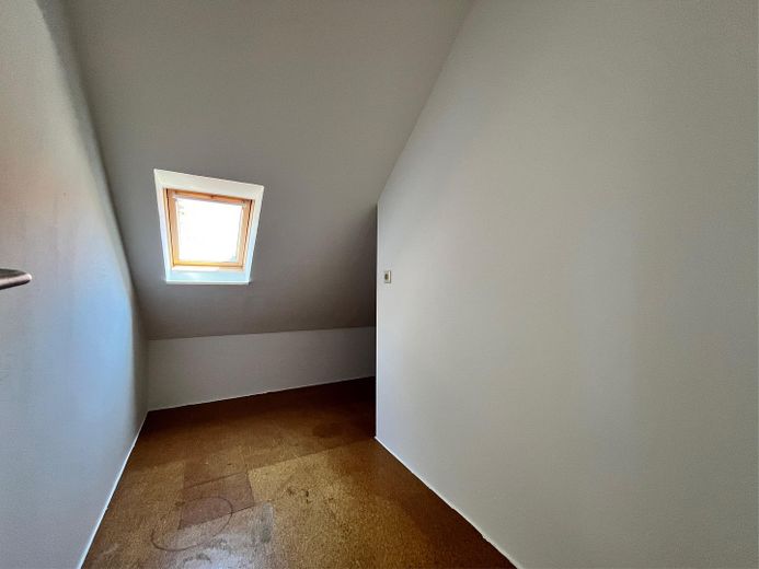 Maisonette-Wohnung mit offener Galerie – Abstellraum....