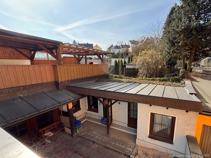 Reihenmittelhaus in zentraler Lage von Naila bietet ein großzügiges Zuhause – VUB0002349-17