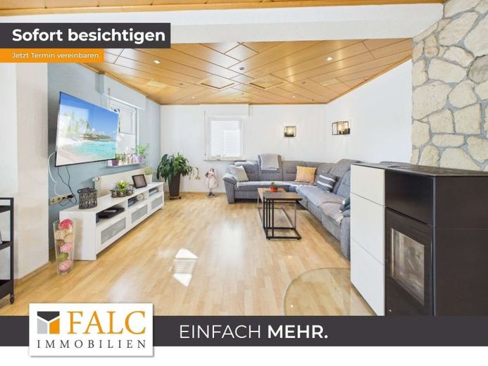 Erdgeschosswohnung mit Garten, Pool und Einliegerwohnung in einem gepflegten Zweifamilienhaus – Foto 1