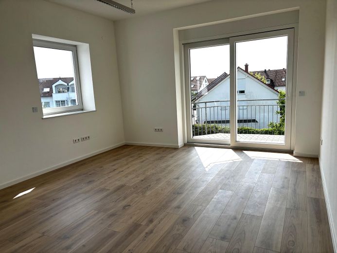 großes Büro, Zugang Balkon 