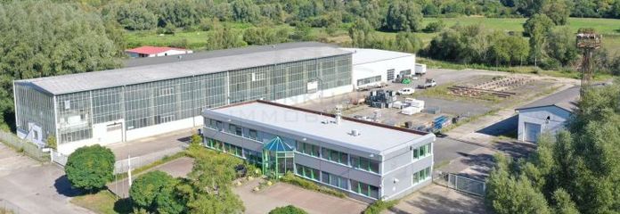 HRO Petridamm–hall, storage/production/office areas, conveniently located, near the overseas port