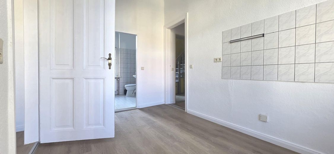 Zwei schöne sanierte 1- Zimmerwohnung im 2 OG / 3OG frei – Foto 1