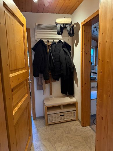 charmant rustig 1-kamerappartement in Mühldorf-Mößling – Umkleide Flur 2
