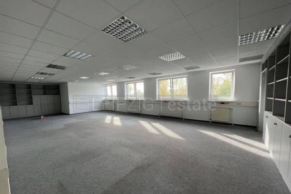 211qm Büroetage in Gewerbegebiet bei Markranstädt, teilbar ab 70qm, bis 377qm möglich!