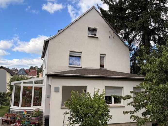 Objekt-Nr.: 64126 - Schönes Einfamilienhaus mit Doppelgarage, Pool, Gartenhaus u.v.m. in begehrter Wohnlage in Plauen – Foto 1