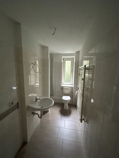 2-Zimmer mit Einbauküche, Balkon, Dusche und Laminat zum Toppreis! – PHOTO-2023-09-18-17-52-22_1