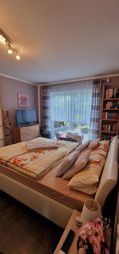 Schlafzimmer 1