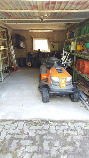 Ideal für Pferdehaltung - Einfamilienhaus, Baugrundstück, Stall und Hausweide / Resthof – Garage