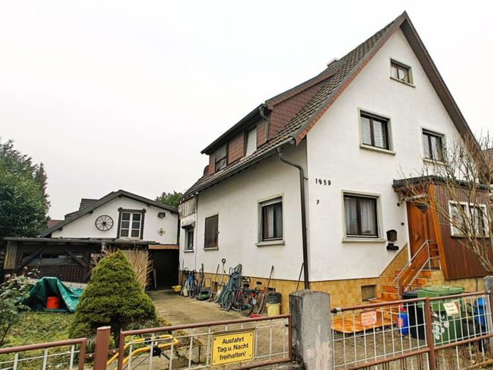 Renovierungsbedürftiges Einfamilienhaus – Foto 1