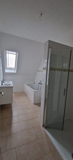 KFW Effizienz Haus Denkmal 3 Zimmer DG Wohnung gute Lage zum Zentrum – Vollbad bsp