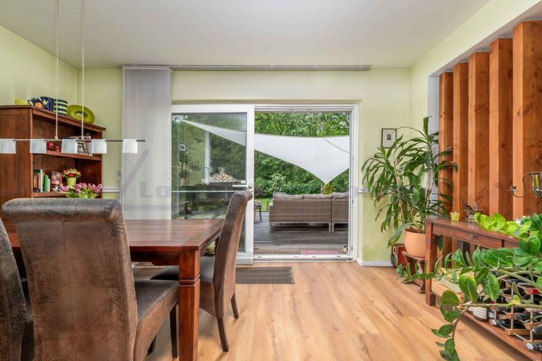 Grüne Oase südlich von Berlin - großes EFH in Mahlow mit 1.192 m² und Energieklasse A – Zugang zur Terrasse