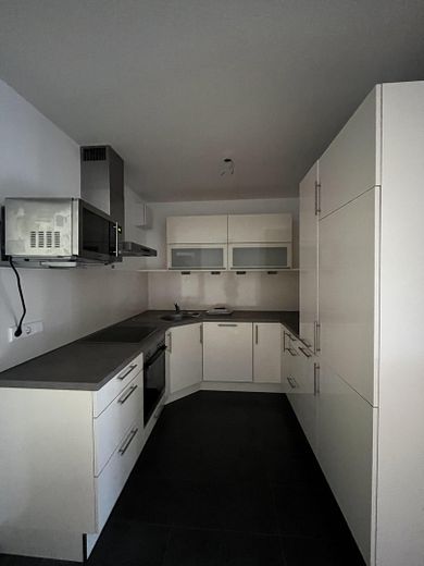 Licht 2-kamerappartement met balkon, inbouwkeuken & ondergrondse parkeerplaats in Ingolstadt – Einbauküche