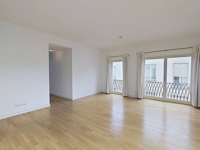 Exklusiver 2-Zimmer-Neubau mit 2 BALKONEN, EBK, Concierge-Service uvm. in den begehrten Heinrich-Heine-Gärten – Ansicht III: Wohn- und Esszim…