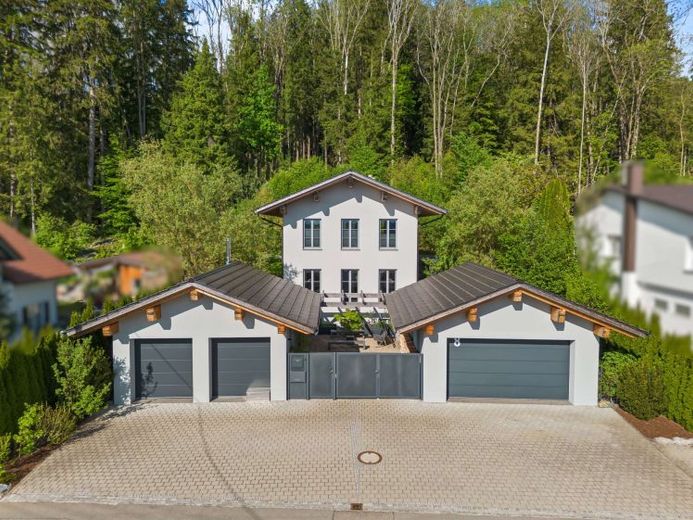 Modernes Wohnhaus in Waldrandlage – Foto 1