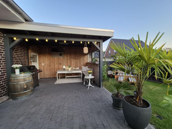 Schöne moderne Doppelhaushälfte in begehrter Lage in Tannenhausen – Terrasse / Freisitz / Garten