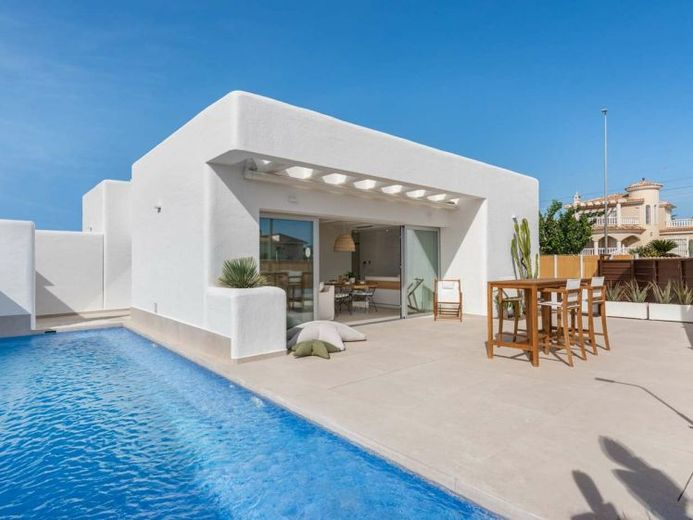 Atemberaubende ebenerdige Luxusvilla am Meer – Foto 1