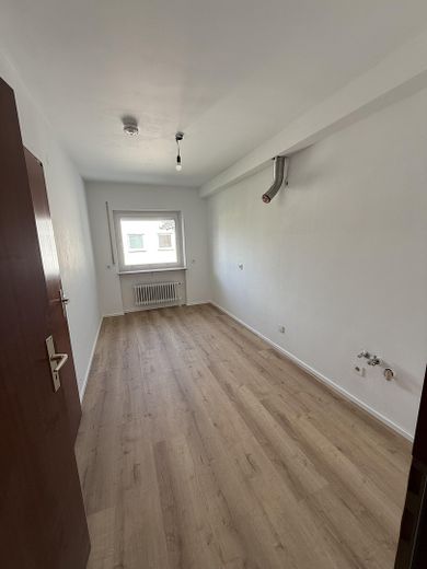 Erstbezug nach Kernsanierung: Helle gepflegte 3-Zimmer-Whg mit Balkon in Lauda-Königshofen – Küche