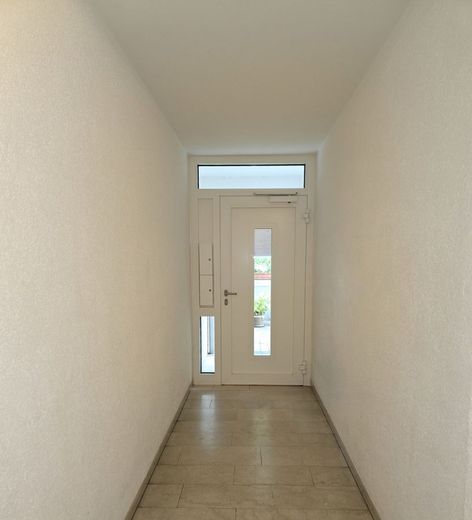 Wiesbaden: Top-Lage, beste Nachbarschaft, frische Luft, Ruhe plus Naturgeräusche pur! – Ein-/Ausgangsbereich