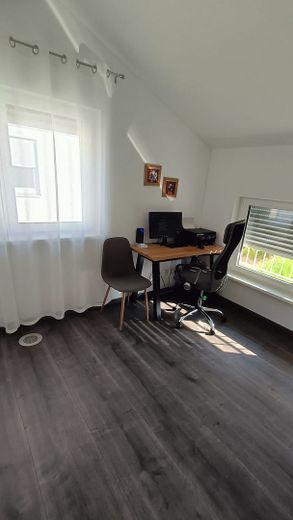 Provisionsfreies Einfamilienhaus (Baujahr 2024) mit PV-Anlage – Option auf 1,87% Kreditübernahme – Kind