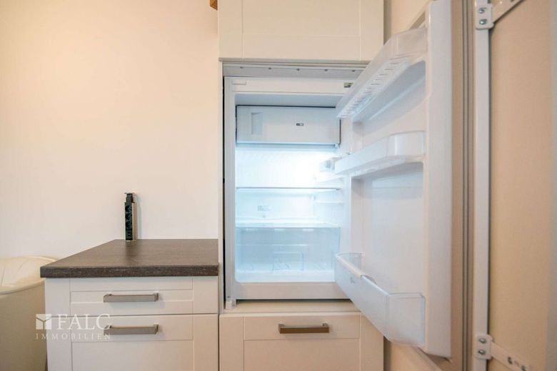 Business-Apartment mit Umsatzsteuerausweis / Kurzzeitvermietung – Kühlschrank