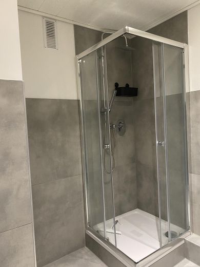 Helle renovierte 3-Zimmer Eigentumswohnung – Foto 4