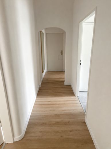 Schöne teilmöblierte 3-Zimmer-Wohnung in der Pirkheimer Straße in Nürnberg zu vermieten – Flur