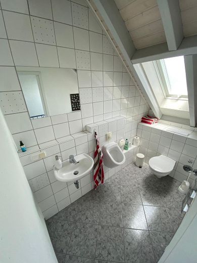 Modern office space with flexible usage options in Mainhausen – WC
