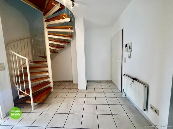 Bezaubernde Maisonette Wohnung mit Traumbalkon – Diele