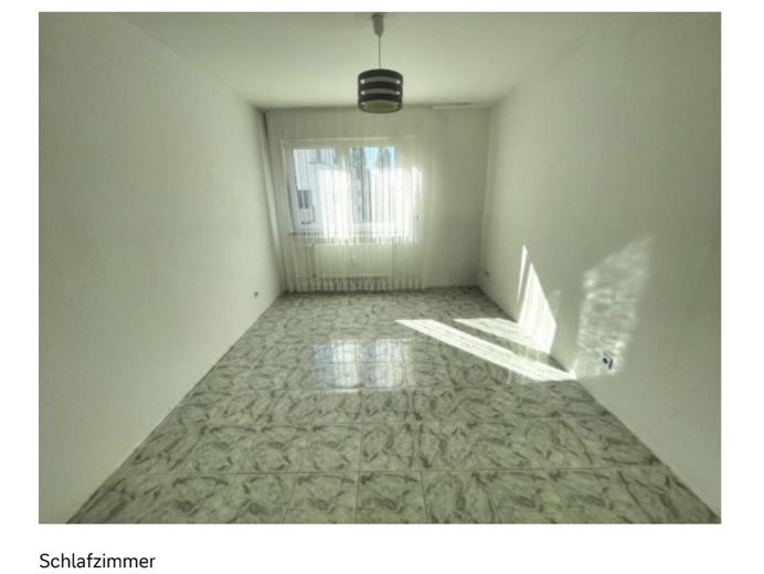 Helle 2-Zimmer-Wohnung mit Einbauküche nahe Europaviertel – Schlafzimmer