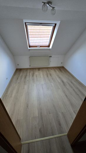 Merklingen'de 77 m² çatı katı dairesi - hemen taşınmaya hazır – Fotoğraf 4