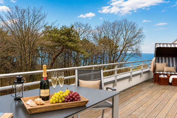 Deniz manzaralı tatil dairesi, plaj erişimi ve ayrı misafir dairesi