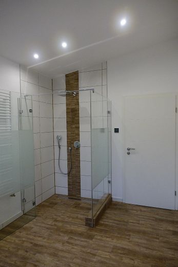 Wonen als in een penthouse: galerij, open haard en enorme leefruimte – Foto 19