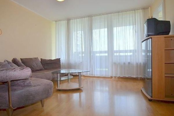 Da privato: luminoso appartamento di 1 locale con balcone e ampia vista vicino alla Fiera di Norimberga