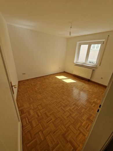3-Zimmer-Wohnung mit neuer Einbauküche in zentraler Lage von Augsburg – Kinderzimmer / Homeoffice