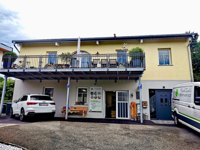 Modernes Landhaus mit 95m² Gewerbeeinheit - vielseitig nutzbar – Ansicht Nord