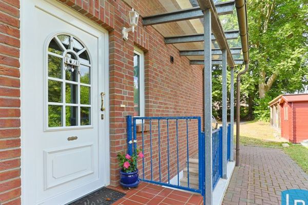 Appartement au rez-de-chaussée loué dans un jumelé près de Preetz – investissement locatif attractif avec terrasse