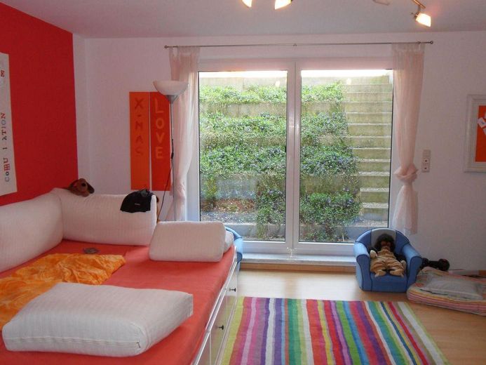 Großzügige Gartenwohnung - von privat – Studio