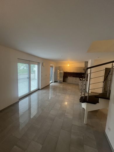 Spacious 5-room maisonette apartment in Neuburg an der Donau – Wohnbereich