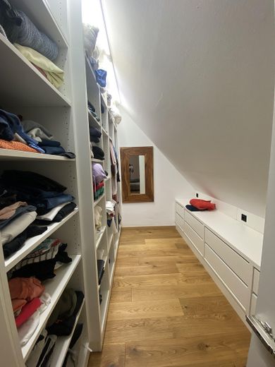 Exkl. 3-Zimmerwohnung 74+21qm EINMALIGER NUTZFLÄCHE - Einbauküche+begehb. Kleiderschr. auf 2 Ebenen – Nutzfläche 