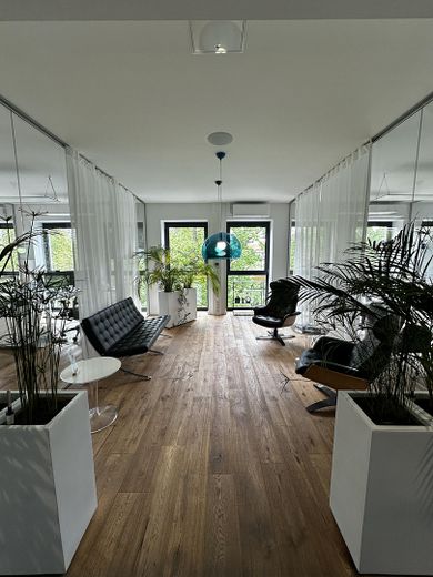 Individual offices for rent! Fully furnished, centrally located and ready for immediate occupancy. – Lounge