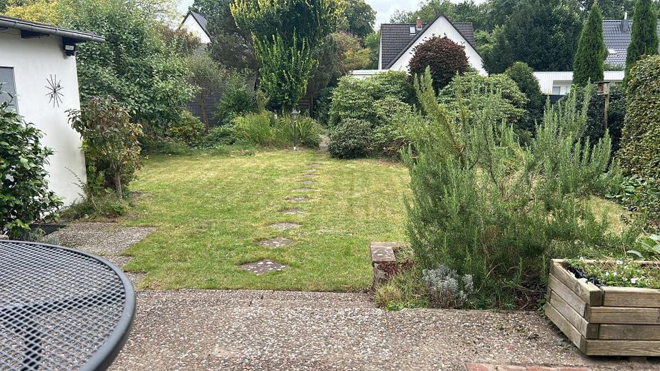 Großzügiges Einfamilienhaus mit viel Potenzial - provisionsfrei – Garten