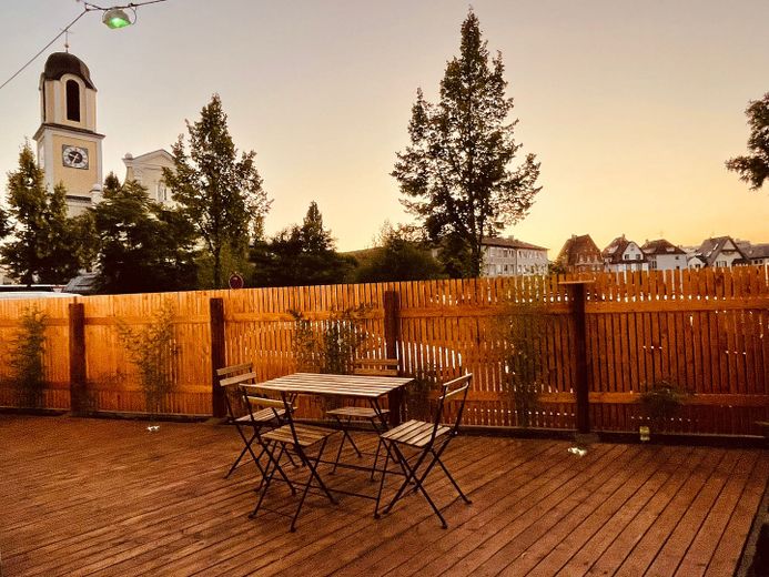 +++ Stilvolles Micro-Appartment in Top Lage nahe Bahnhof Feuerbach +++(4) – Terrasse mit Sonnenuntergang