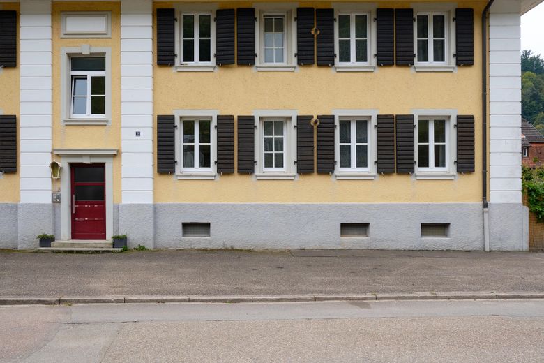 das Haus von der Straße aus