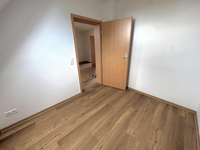 Harika konumda yenilenmiş 3,5 odalı daire - taşın ve rahat et – Kinderzimmer/Büro