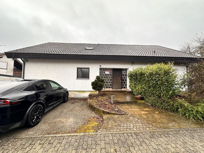 Großzügiges Einfamilienhaus mit Einliegerwohnung auf weitläufigem Eckgrundstück – Foto 17