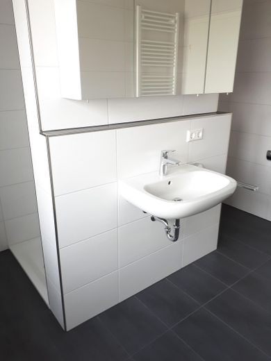 Doppelhaushälfte mit Garten – 1. OG - Badezimmer