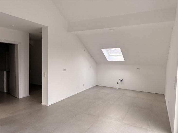 Moderne 73m², 2 ZKB Wohnung mit Balkon + neuer Küche – Foto 1