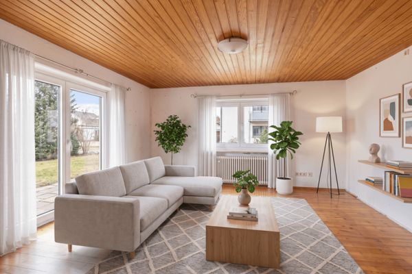Casa con 7 stanze, grande giardino e molte possibilità a Holzkirchen