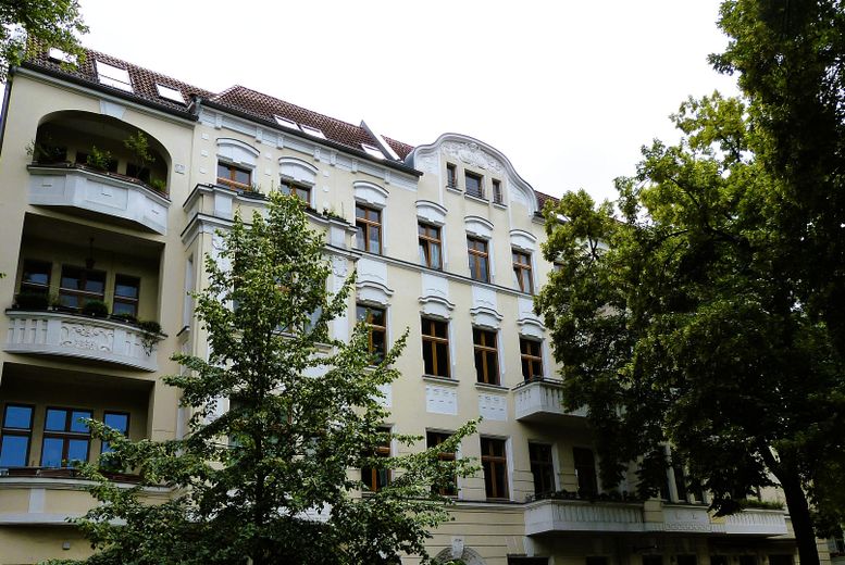 Gebäudeansicht Straßenseite