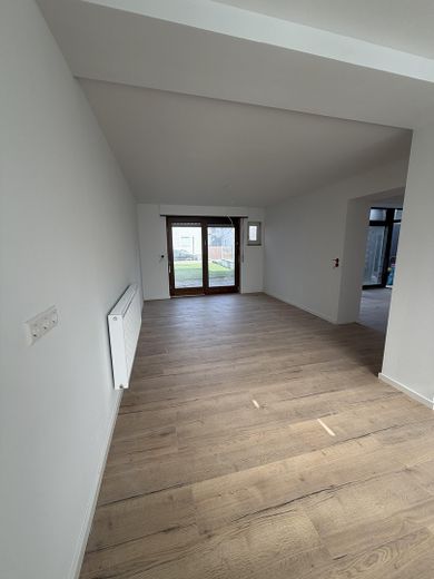 Kernsaniertes, Haus inklusive zweier Stellplätze und Garten – Foto 10
